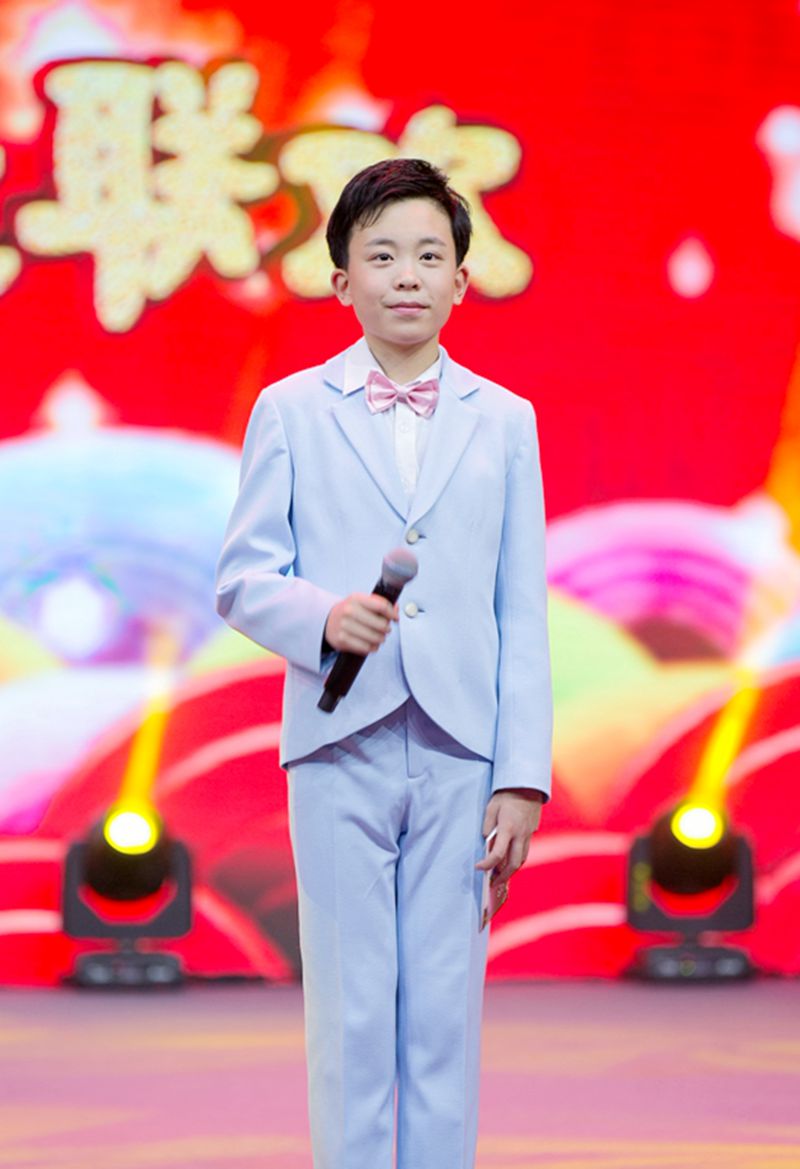 2018中國(guó)教育電(diàn)視(shì)台兒(ér)童藝術(shù)春晚 億點星藝術(shù)教育 王德鷖